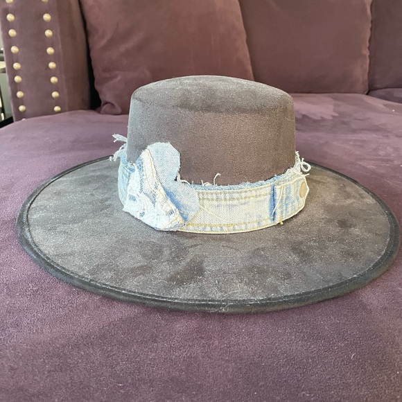 Custom black flat brim hat - Picture 4 of 4